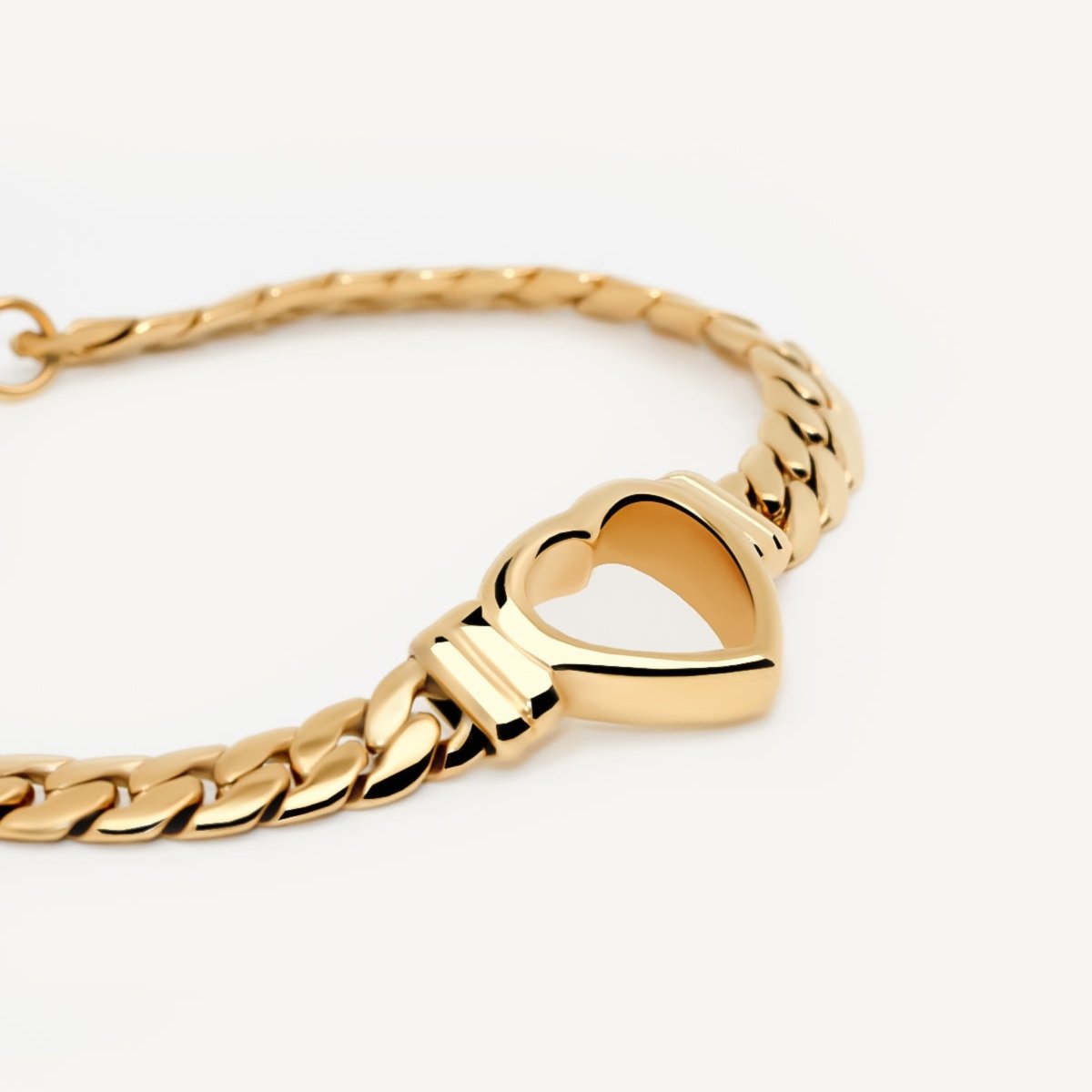 Eyewear Minimal Heart 18K Gold Plated Bracelet